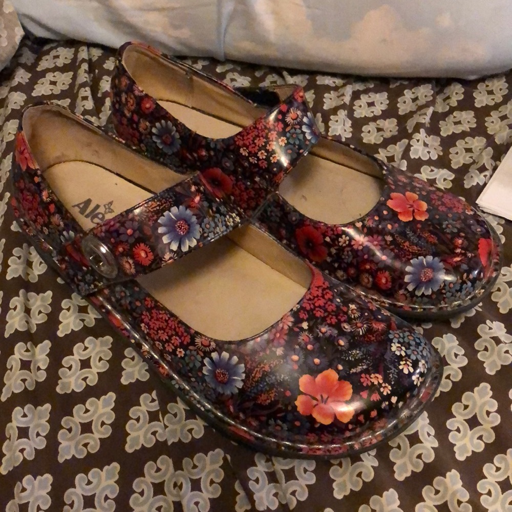 Women work shoes